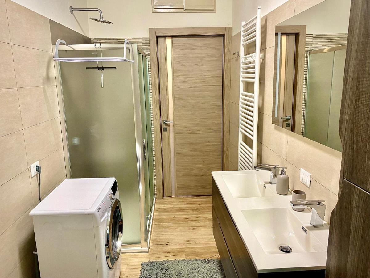 Golden Suite Marta Malpensa Milano-Laghi Busto Arsizio Esterno foto